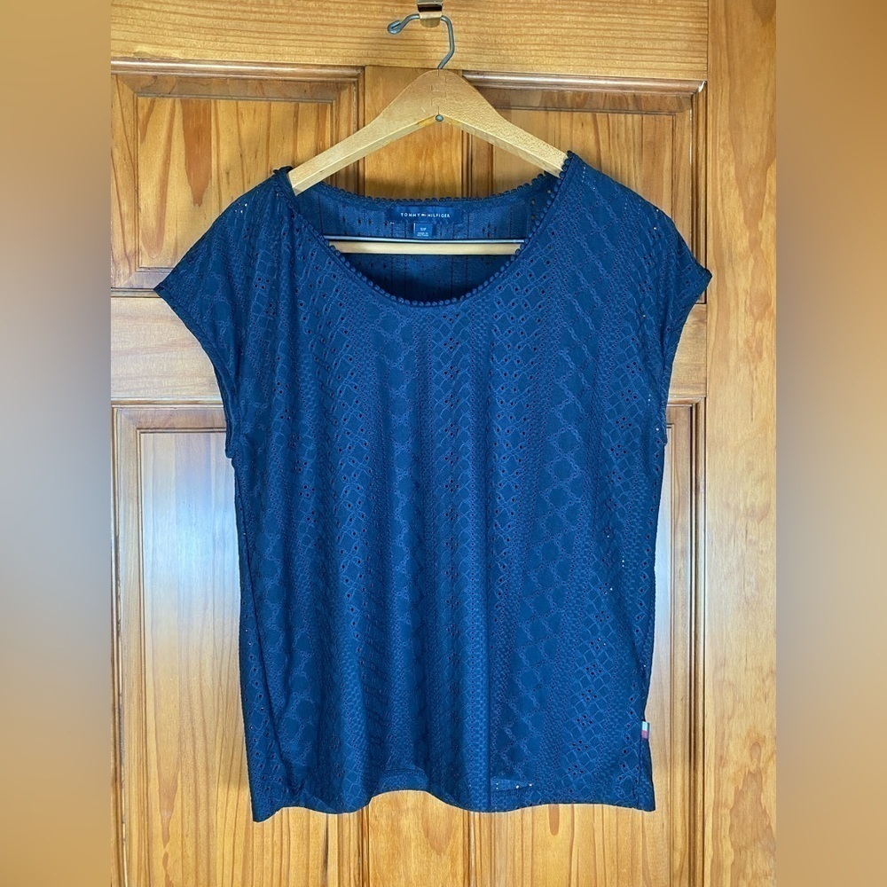 Tommy Hilfiger Women’s Cap Sleeve Sheer Patterned Blouse Top in Navy